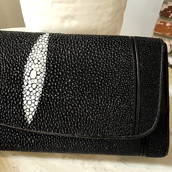 Genuine Stingray Skin Pebble Black Clutch Trifold Wallet Magnetic Closure - Picture 3 of 16